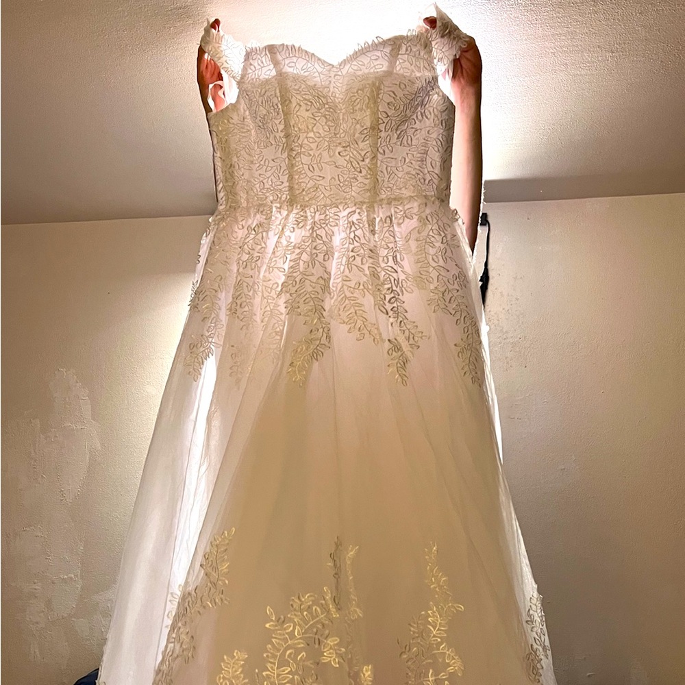 Women’s wedding dress